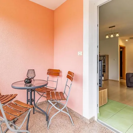 Amazing In With Sauna Vakantiehuis Pula