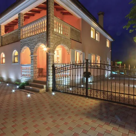 Vakantiehuis Amazing In With Sauna