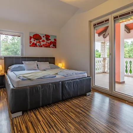 8 Bedroom Lovely In Dom wakacyjny Pula