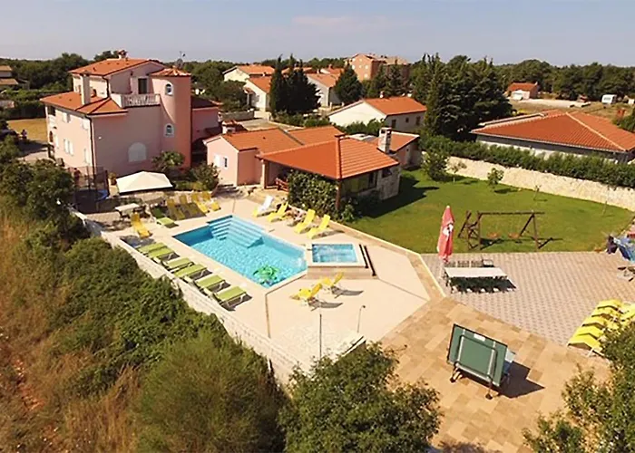 Amazing In With Sauna Pula