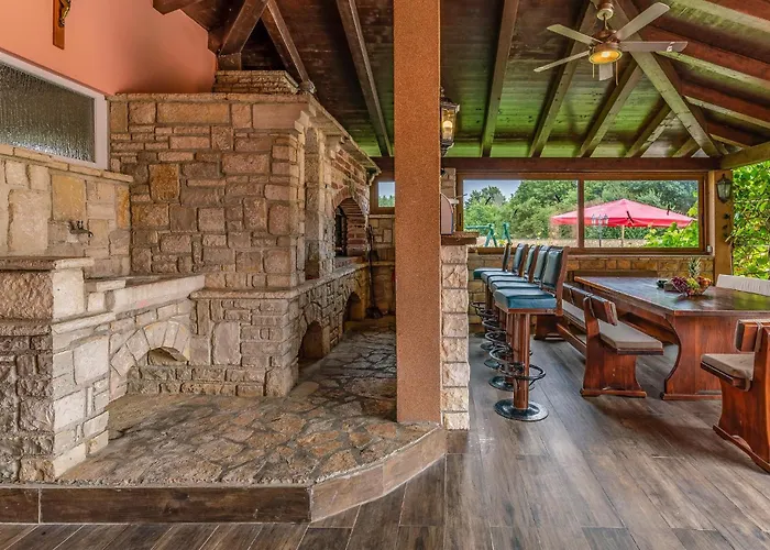 Amazing In With Sauna Сasa de vacaciones Pula